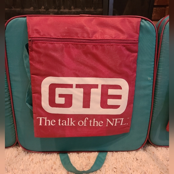 Super Bowl XXVII Stadium Giveaway Seat Cushions - Picture 3 of 12